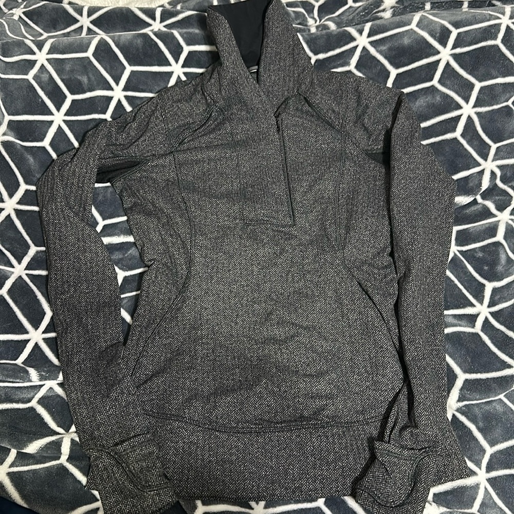 LULULEMON QUARTER ZIP